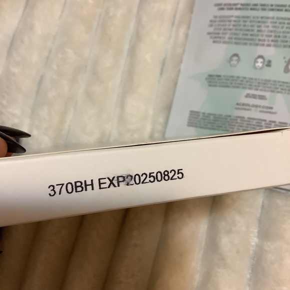 Set of 7 face masks! ACEOLOGY and ID.AZ waterfit face masks - Picture 5 of 7